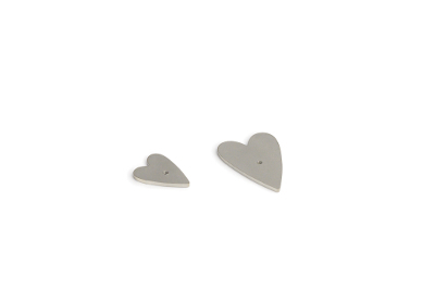 Two cabochon disks, long heart, with 2.5mm thread