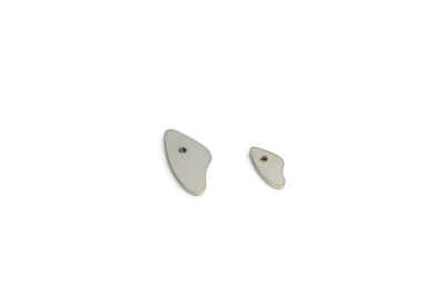 Two cabochon disk, wing shape, with offset 2.5mm thread